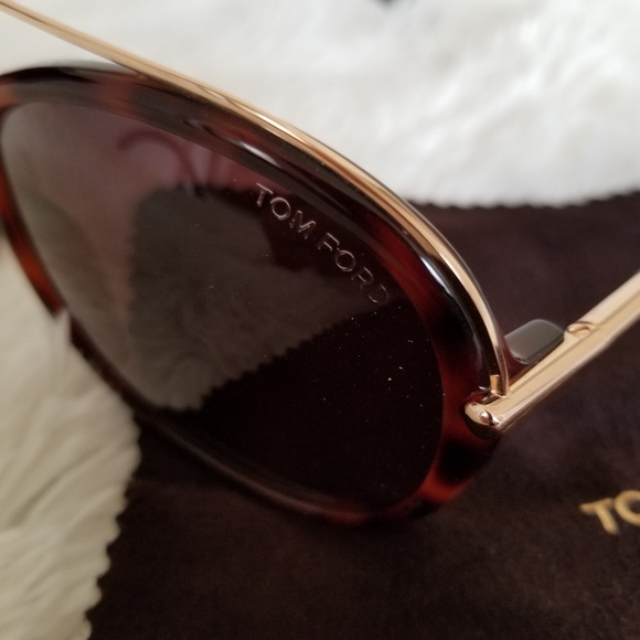 Tom Ford Toirtoise Sunglasses - Picture 2 of 7